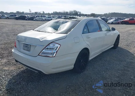 2008 Mercedes-Benz S 550 z USA, uszkodzony, nr VIN WDDNG71X58A200325